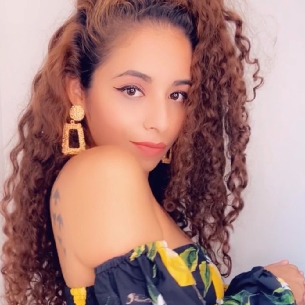 Meet your Posher, Curly